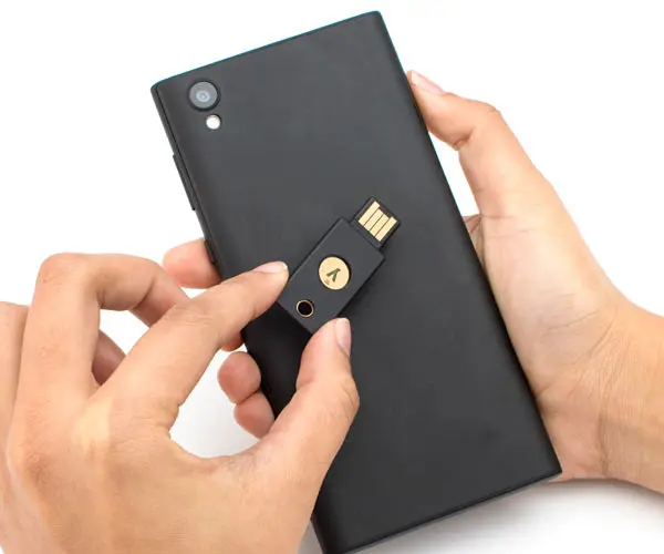 yubikey5anfcfips-tap.webp