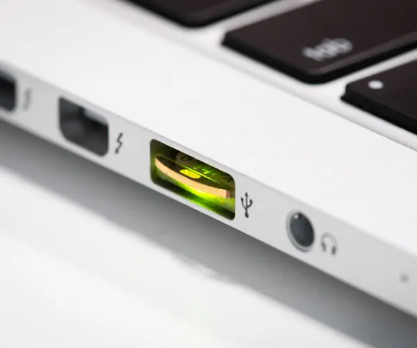 yubikey5nano-port.webp